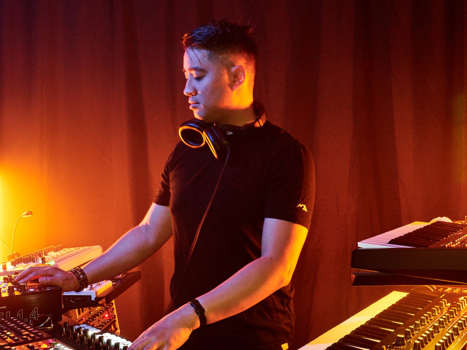 HEARO performing live on hardware synthesizers