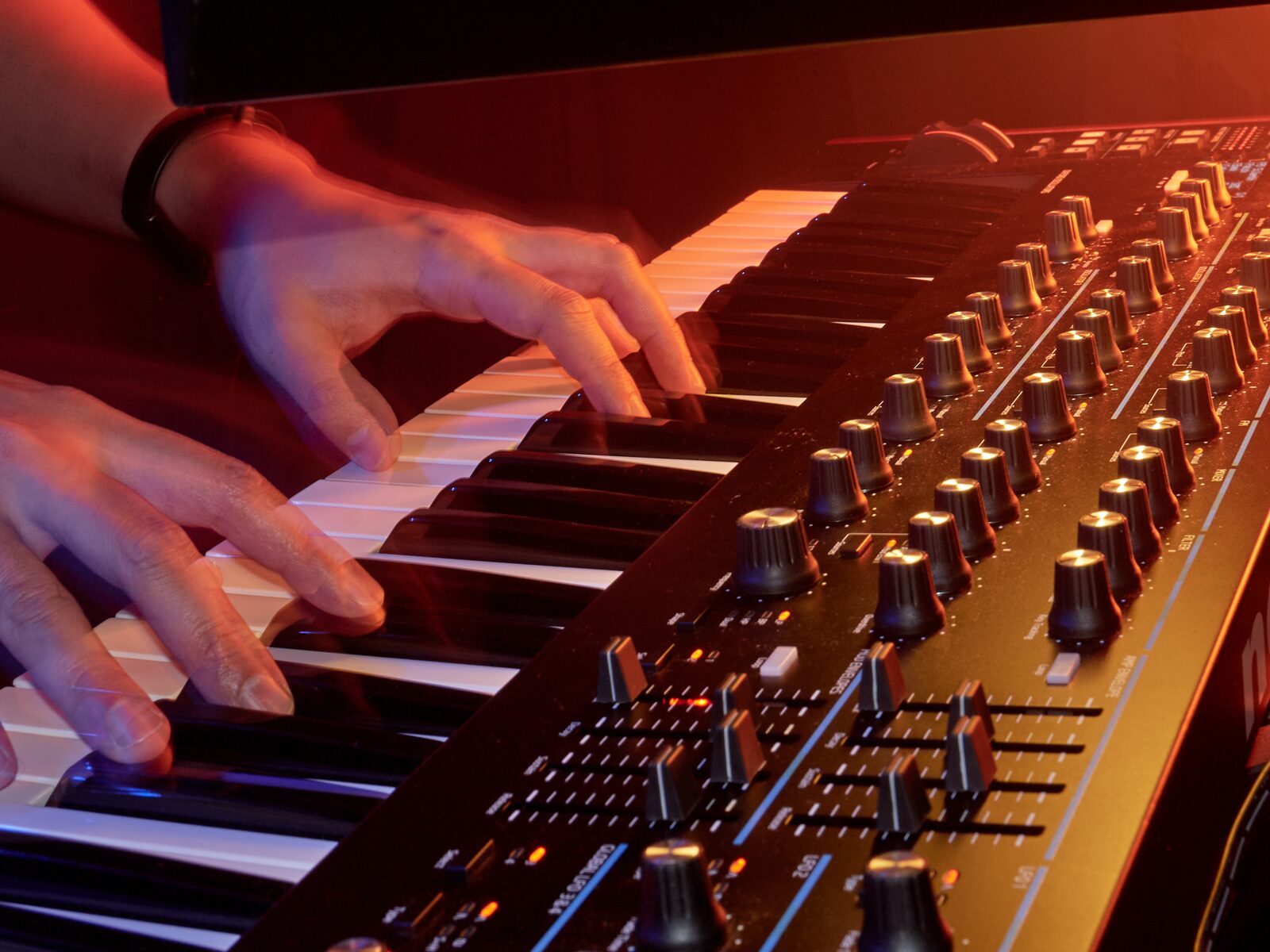 HEARO performing live on hardware synthesizers