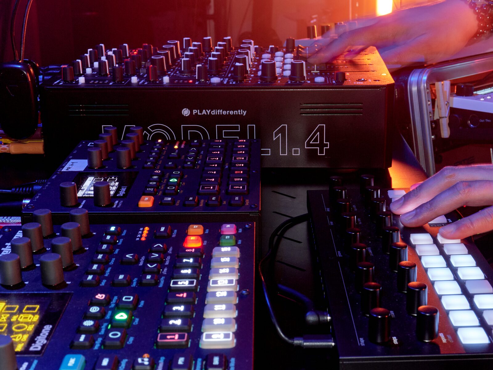 HEARO performing live on hardware synthesizers