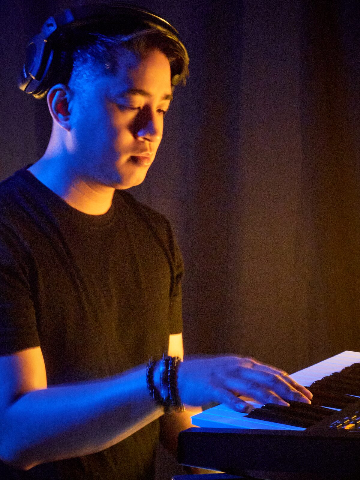 HEARO performing live on hardware synthesizers